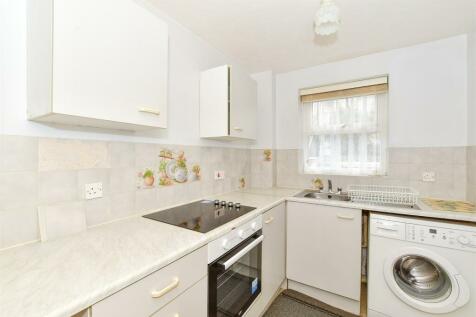 1 bedroom ground floor flat for sale