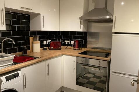1 bedroom ground floor flat for sale