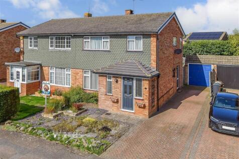 2 bedroom semi-detached house for sale