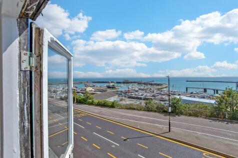 9 bedroom terraced house for sale