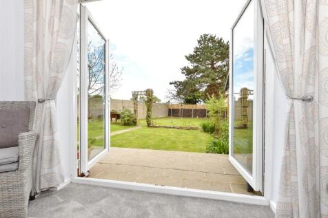 2 bedroom semi-detached bungalow for sale