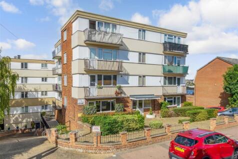 1 bedroom ground floor flat for sale