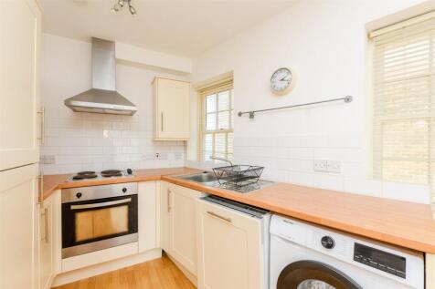 1 bedroom ground floor flat for sale