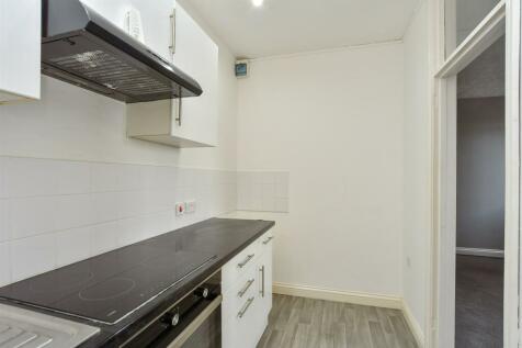 1 bedroom ground floor flat for sale