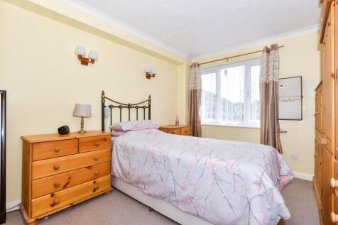 1 bedroom ground floor maisonette for sale
