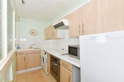 1 bedroom ground floor maisonette for sale
