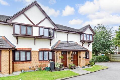1 bedroom ground floor maisonette for sale