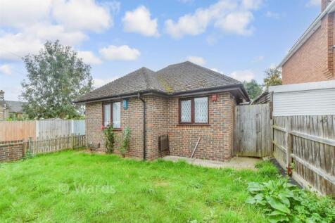 1 bedroom detached bungalow for sale