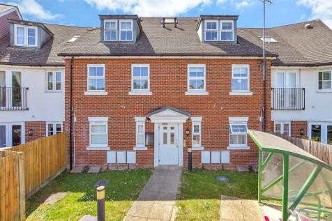 1 bedroom ground floor flat for sale