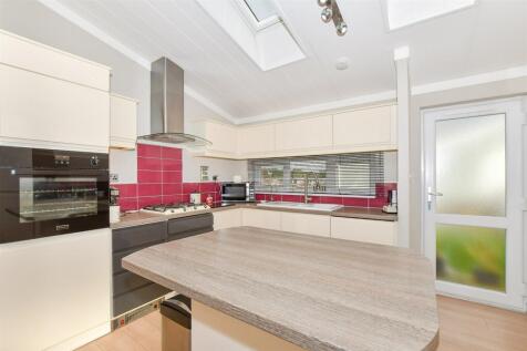 2 bedroom park home for sale