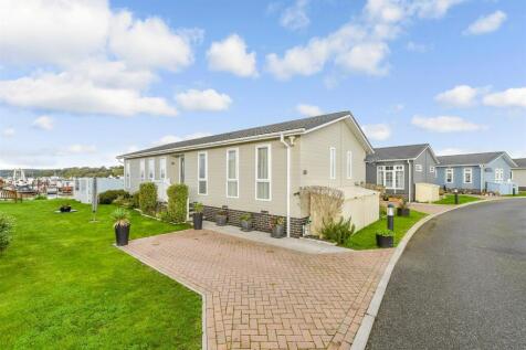 Peninsula Crescent, Hoo, Rochester, Kent 2 bed park home for sale