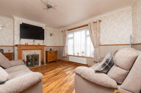 5 bedroom semi-detached house for sale