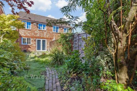 2 bedroom semi-detached house for sale