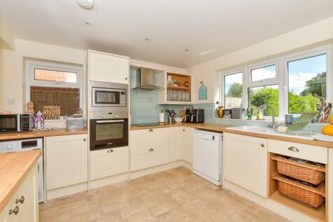 4 bedroom semi-detached house for sale