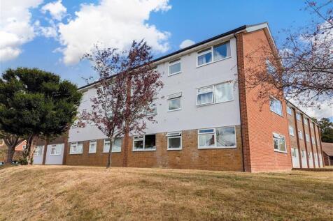 1 bedroom ground floor flat for sale