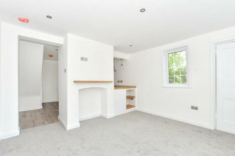 4 bedroom end of terrace house for sale