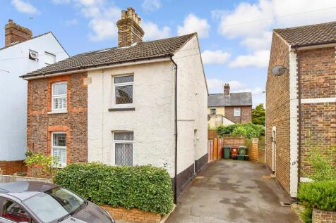 2 bedroom semi-detached house for sale