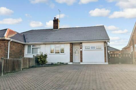 3 bedroom semi-detached bungalow for sale