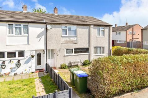 4 bedroom end of terrace house for sale