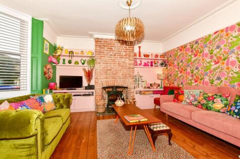 Canterbury Road, Whitstable, Kent 3 bed terraced house for sale