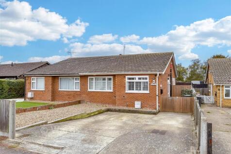 2 bedroom semi-detached bungalow for sale