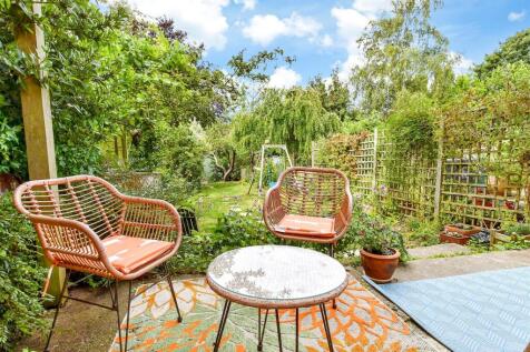 2 bedroom ground floor flat for sale