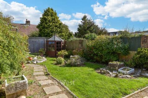4 bedroom semi-detached bungalow for sale