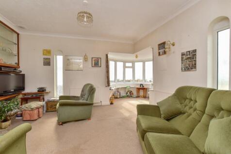 4 bedroom detached bungalow for sale