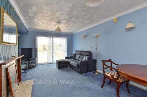 2 bedroom semi-detached bungalow for sale