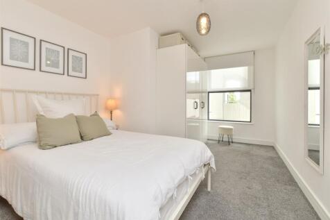 Romany Road, Worthing, West Sussex 1 bed flat for sale