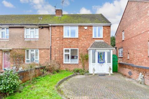 Ernest Road, Havant, Hampshire 3 bed semi