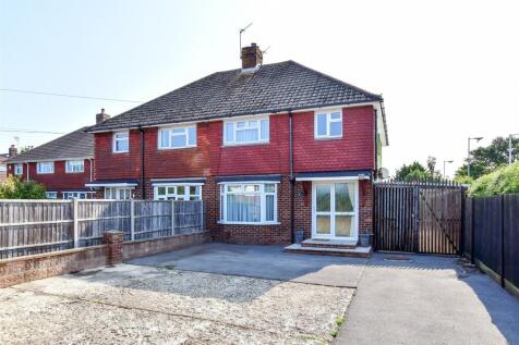 Southleigh Road, Warblington, Havant... 3 bed semi