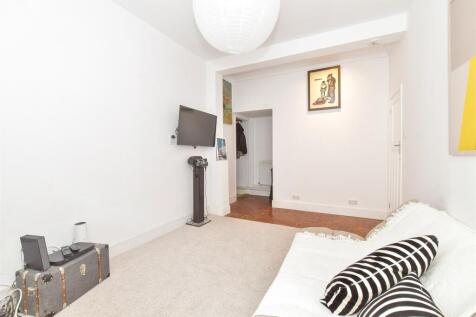 4 bedroom end of terrace house for sale