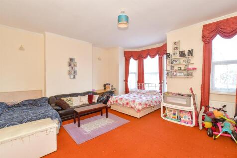 6 bedroom terraced house for sale