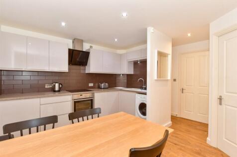 1 bedroom ground floor flat for sale
