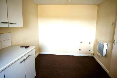 3 bedroom ground floor maisonette for sale