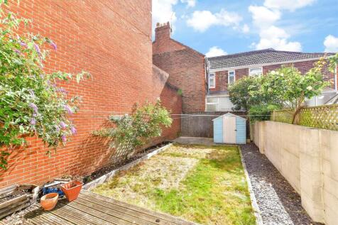 2 bedroom ground floor flat for sale