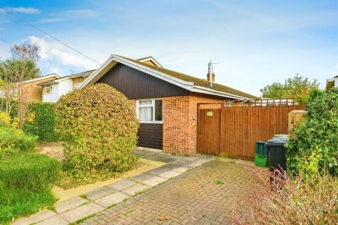 2 bedroom detached bungalow for sale