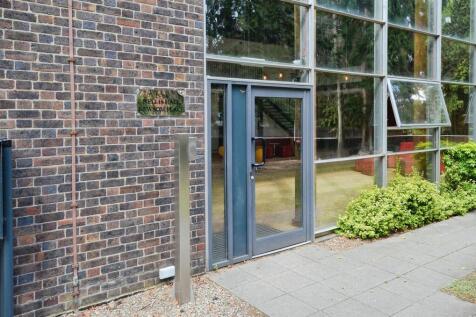 Studio flat for sale