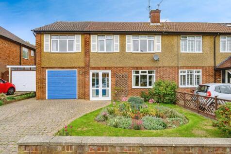 5 bedroom semi-detached house for sale