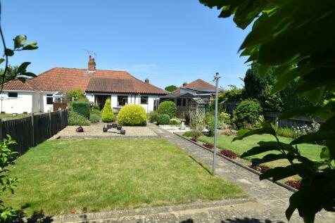 3 bedroom semi-detached bungalow for sale