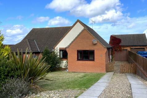 2 bedroom semi-detached bungalow for sale