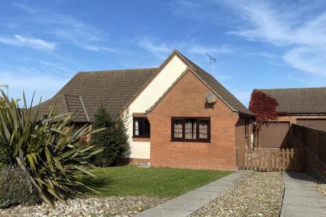 2 bedroom semi-detached bungalow for sale