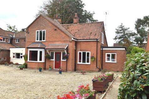 Cromer Road, North Walsham NR28 4 bed detached house for sale