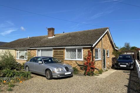 2 bedroom semi-detached bungalow for sale