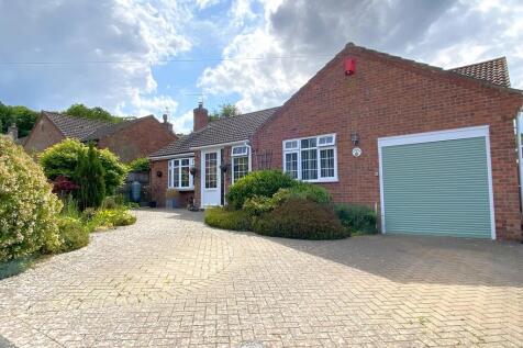 Renwick Park East, West Runton NR27 3 bed detached bungalow for sale
