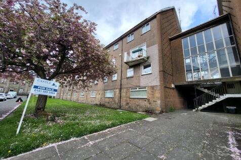 3 bedroom flat for sale