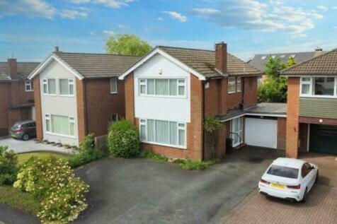 3 bedroom link detached house for sale