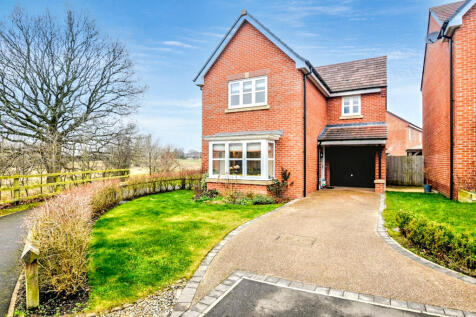 Britten Crescent, Moulton 3 bed detached house for sale