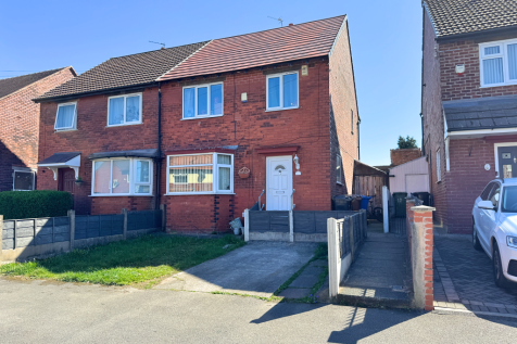 Churchill Crescent, Reddish 4 bed semi